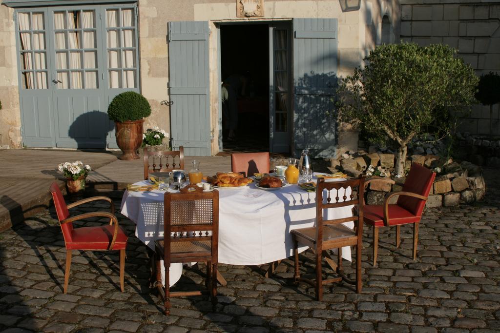 לינה וארוחת בוקר אונזה Les Douves מראה חיצוני תמונה